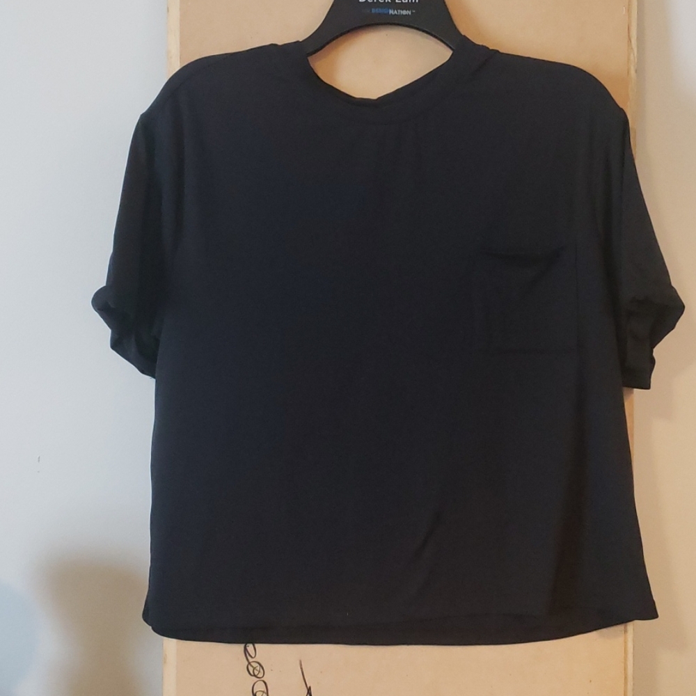 Cropped tee